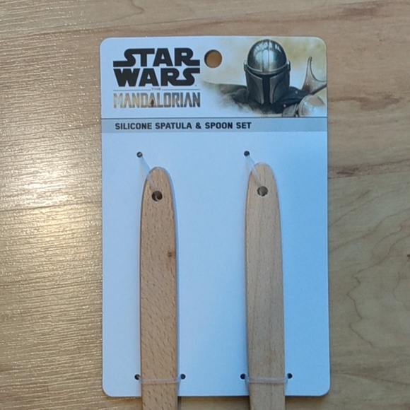 Star Wars Mandalorian Grogu Kitchen Silicone Spatula and Spoon Set - Picture 4 of 7